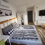 Duna Riverside Homestay