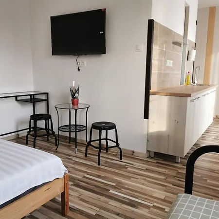 Gazde/Camere de închiriat Duna Riverside