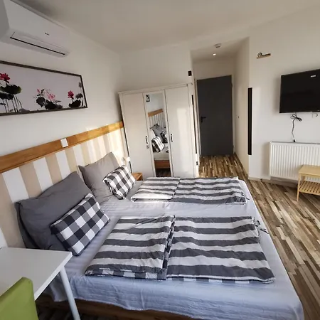 Duna Riverside Homestay